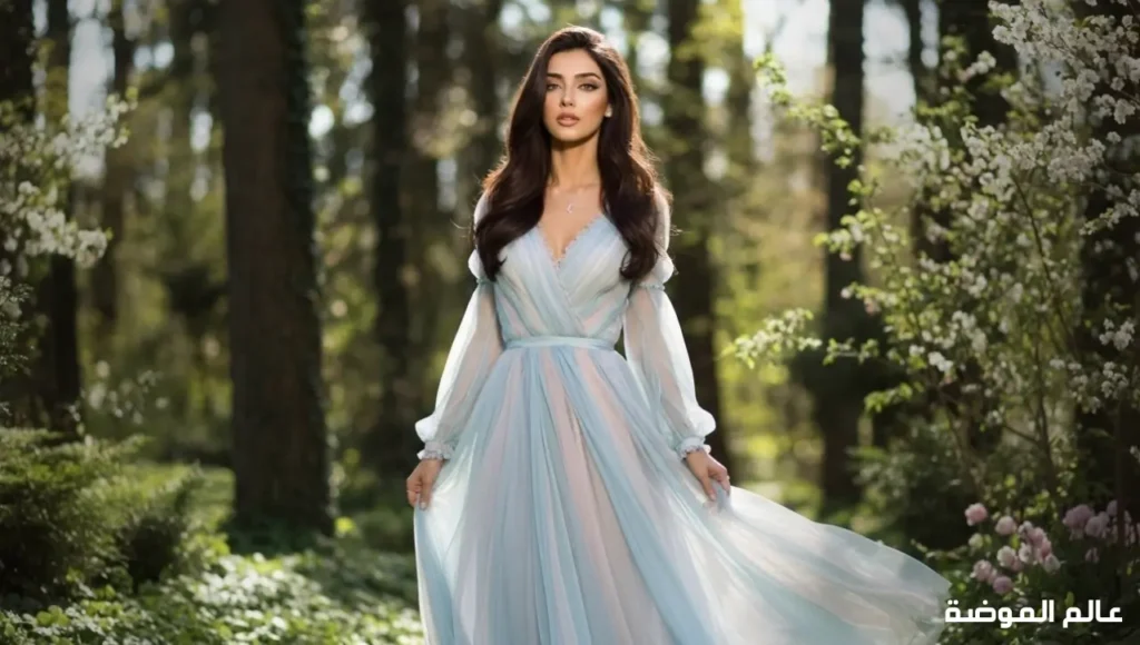 ألوان السماوي والباستيل تبرز الرومانسية والأناقة 2026 فستان سماوي فاتح وباستيل كامل في إطلالة هادئة